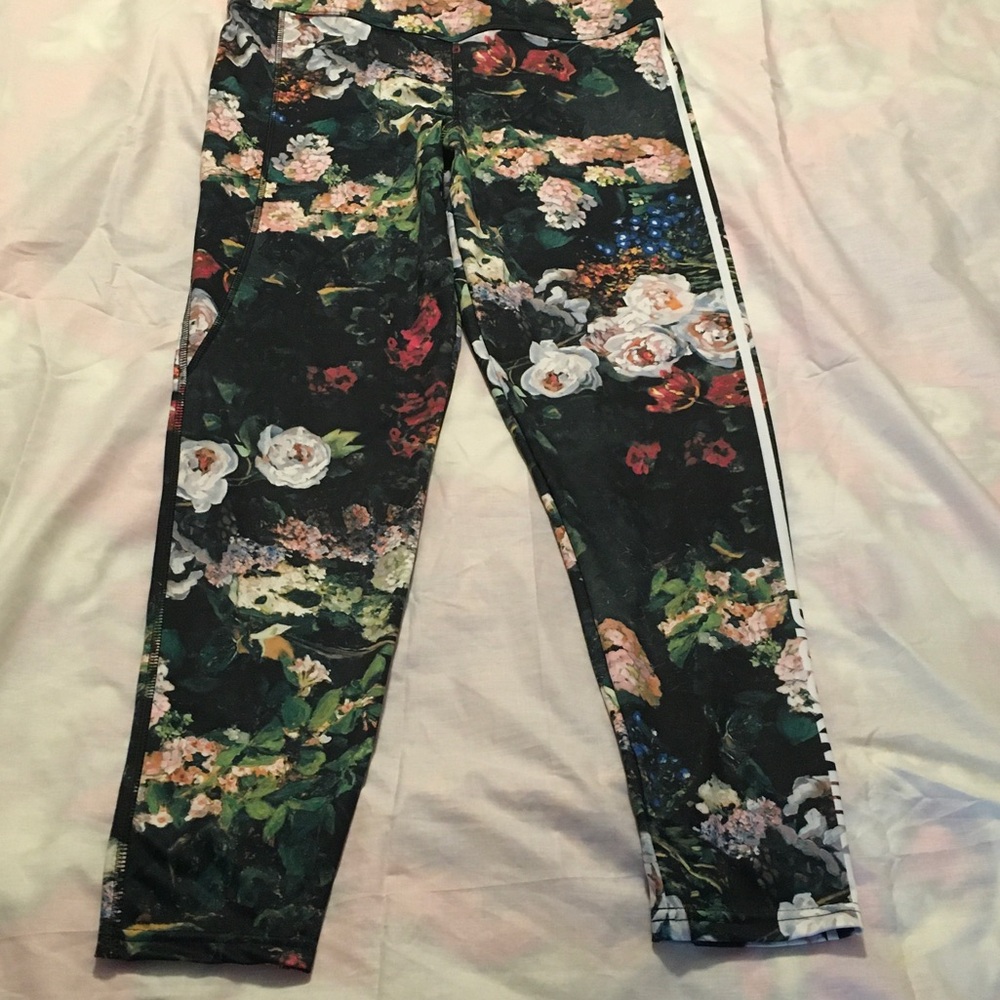 BlackMilk Goth Floral Print Black workout Leggings with Side Stripe